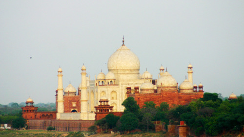 Private Full-Day Agra & Fatehpur Sikri Tour by Le Passage to India