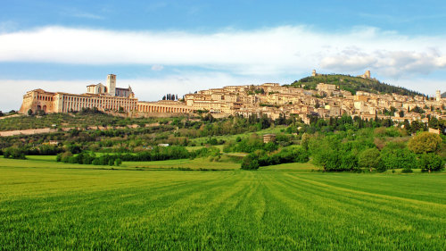 Small-Group Assisi & Montefalco Tour with Winetasting