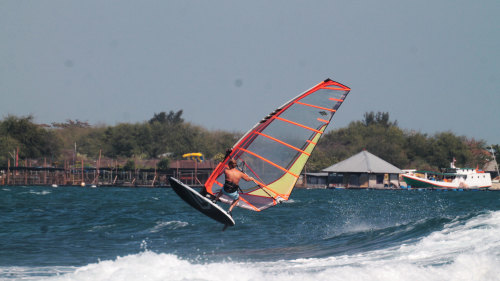 Private Windsurfing Lesson by Rip Curl School of Surf
