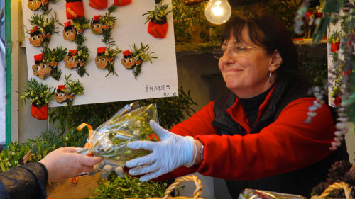 Aromas, Sounds & Flavors of Christmas: Street Markets Walking Tour