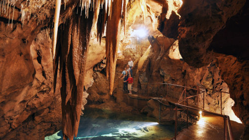 Blue Mountains & Jenolan Caves Day Tour