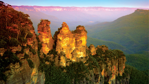 2-Day Blue Mountains Transfer & Tour by AAT Kings