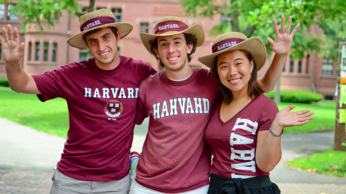 Hahvahd Walking Tour with Admission to Harvard Museum of Natural History