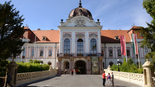 Godollo Palace with Carriage Ride & Horse Show