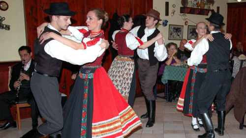3-Course Dinner & Hungarian Folklore Show