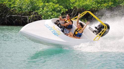 Water sports in Cancun, Yacht in Cancun