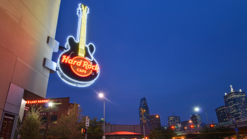 Dining at Hard Rock Cafe with Priority Seating