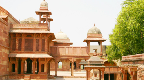 Fatehpur Sikri Half-Day Tour
