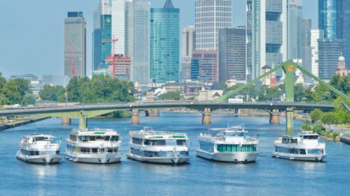 Sightseeing Cruise on the River Main