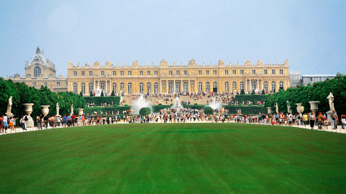 Versailles & Giverny Full-Day Trip