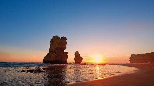 2-Day Great Ocean Road Tour to Apollo Bay & Lorne by AAT Kings