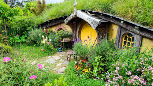 Hobbiton Movie Set and Farm Tour