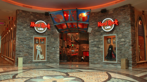 Dining at Hard Rock Cafe with Priority Seating