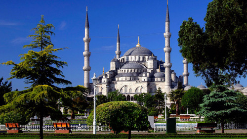 Hagia Sophia, Blue Mosque, Grand Bazaar & Topkapi Palace Full-Day Tour