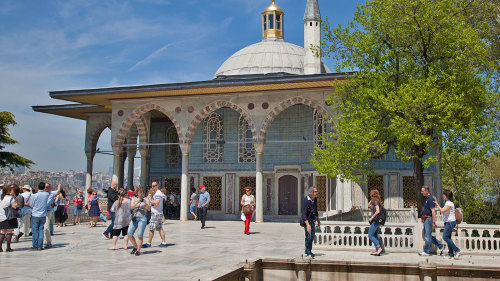 Skip the Line: Extended Topkapi Palace & Harem Tour