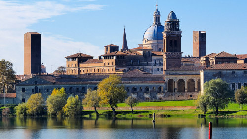 Day Trip to Mantua by Train with Mincio River Cruise by Veditalia