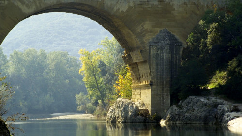 Pont du Gard & Les Baux-de-Provence Tour