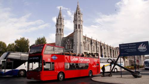 Hop-On, Hop-Off Sightseeing Tour with River Cruise or Lisbon Zoo