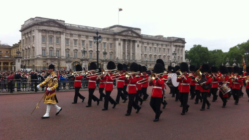 Buckingham Palace & Changing of the Guard with Afternoon Tea