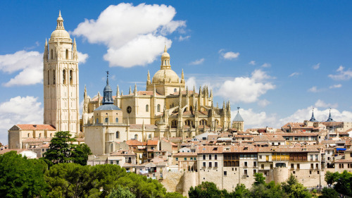 Avila & Segovia Full-Day Excursion by Julia Travel