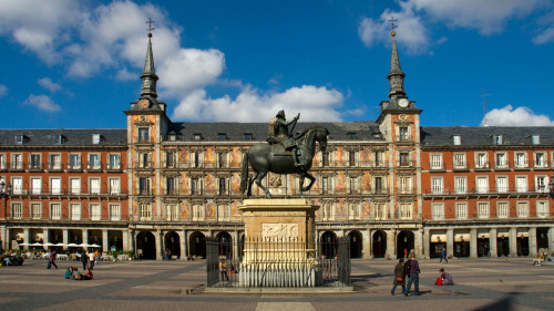 Scholar-led Historic Walking Tour