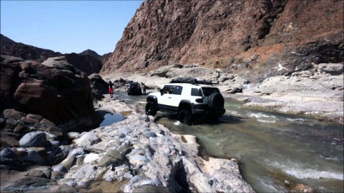 Wadi Al Abyadh 4x4 Full-Day Tour