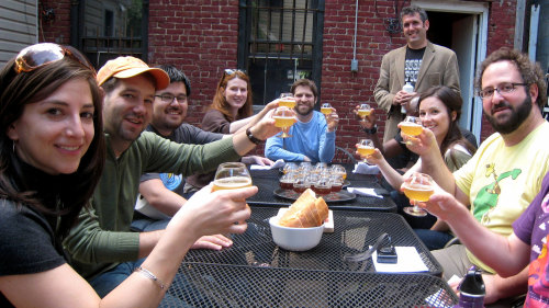 Small-Group Williamsburg Beer Crawl Tour by Urban Adventures