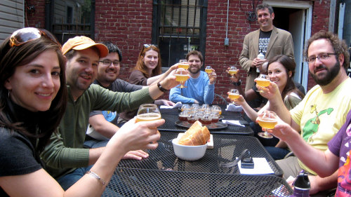 Small-Group Williamsburg Beer Crawl Tour by Urban Adventures