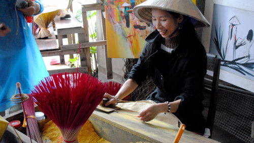 Private Handicraft Villages Tour, Cruise & Lunch by Threeland Travel
