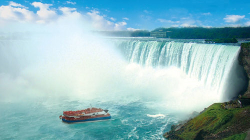 Gray Line: Niagara Falls Day Tour & Cruise