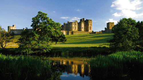 Alnwick Castle & the Scottish Borders Full-Day Tour