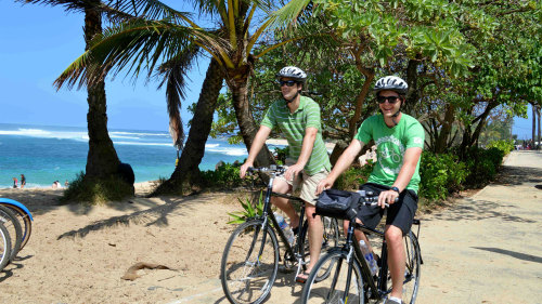 Explore the North Shore Bike Tour