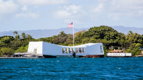 Pearl Harbor Audio Tour & Admission to the USS Bowfin Submarine
