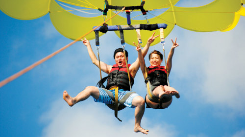 Parasailing Experience for Families, Couples & Friends