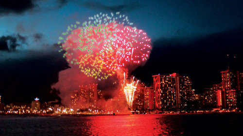 July 4th Fireworks & Pupu Cruise from Kewalo Harbor