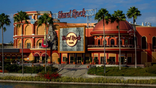 Dining at Hard Rock Cafe with Priority Seating