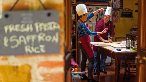 Cooking Class in Tuscany: Farmhouse Experience by Walks of Italy