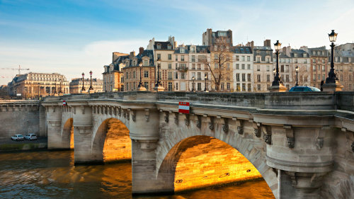 Marais Evening Walking Tour & Seine Islands Cruise