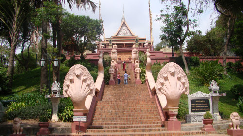 Small-Group Phnom Penh Secrets Tour by Urban Adventures