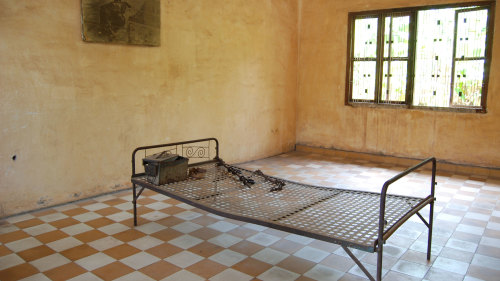 Choeung Ek Killing Fields & Tuol Sleng Museum Tour by Threeland Travel