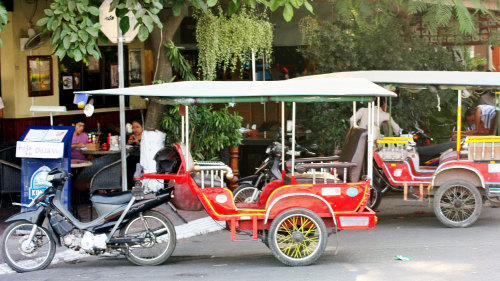 Half-Day Tuk-Tuk Taxi Tour by Threeland Travel