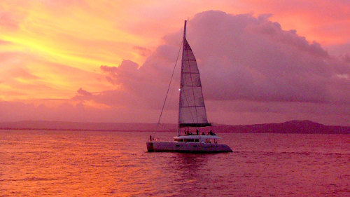 Sunset Luxury Sailing by Aquarius Sail & Snorkel