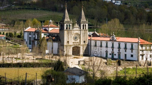 Vinho Verde Cellars & Wine Tasting Tour