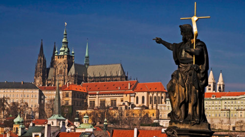 Grand Tour of Prague with Vltava Cruise & Lunch