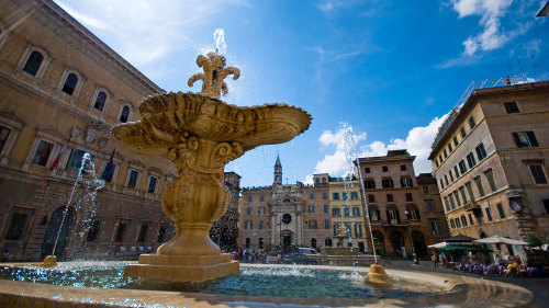 Small-Group Roman Dolce Vita Tour by Urban Adventures