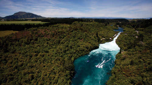 2-Day Waitomo, Rotorua & Lake Taupo Tour by Gray Line