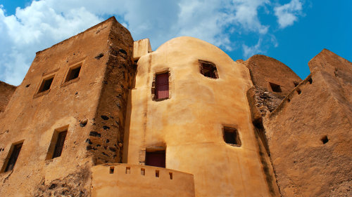 Archaeological Tour of Akrotiri with Winetasting & Black Sand Beaches