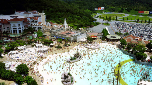 Caribbean Bay Water Park Admission & Transfer by Seoul City Tour