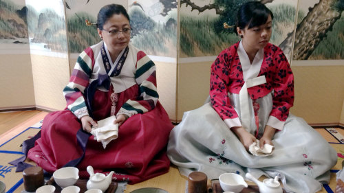 Tea Ceremony, Hanbok Wearing & Kimchi Making by Seoul City Tour