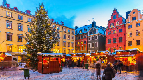 Festive Walking Tour with Mulled Wine & Cookies